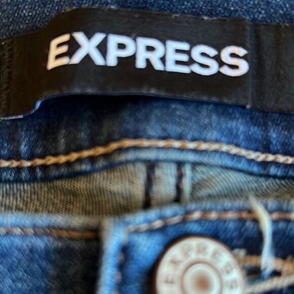 - Express cropped legging midrise size 2. Medium wash. Great condition. - Picture 7 of 9